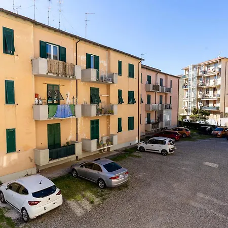 Hospital Riuniti - Lovely With Parking! *